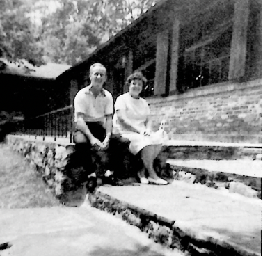 Irven C. and Vivian (Baker) Evans.png