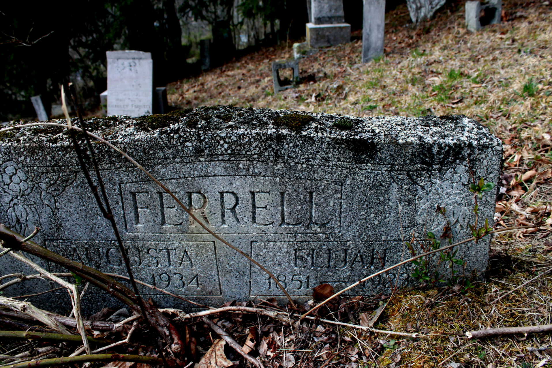 Augusta and Elijah gravestone