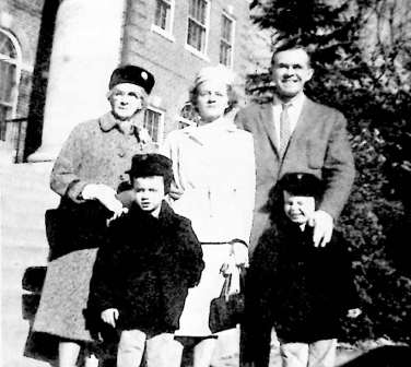 Greta (Waggoner) Evans, Wanda and Doug Evans and twins Wayne and Lloyd