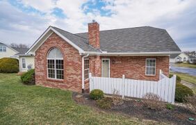 2000 Condo at 3311 Ravine Place