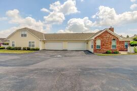 2000 Condo at 3311 Ravine Place