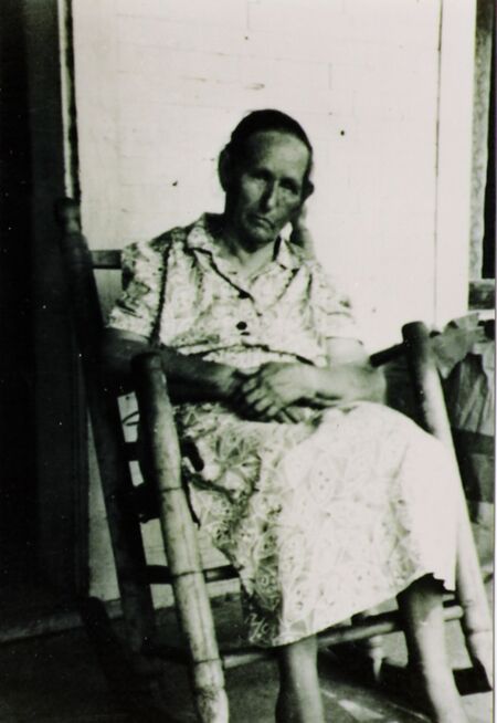 Clarisa Hatfield full.jpg